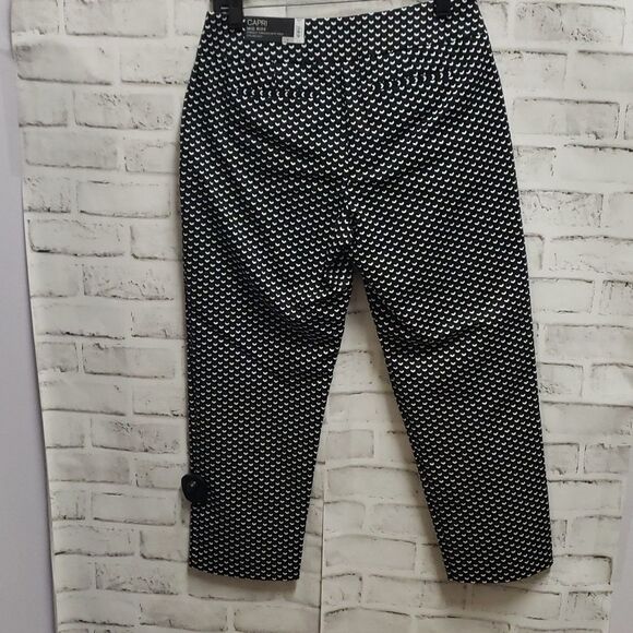 Apt 9 capris new - Picture 4 of 5